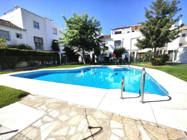 Wolnostojąca willa na sprzedaż w Calle Andrómeda, Benalmádena photo 1