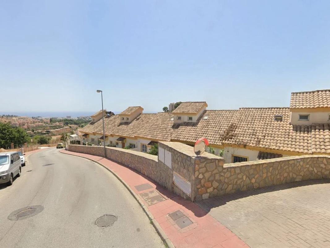 Sale of independent chalet in Camino de la Viñuela s/n, Benalmádena
photo 2