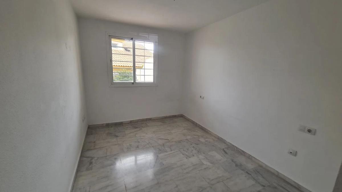 Sale of independent chalet in Camino de la Viñuela s/n, Benalmádena
photo 4
