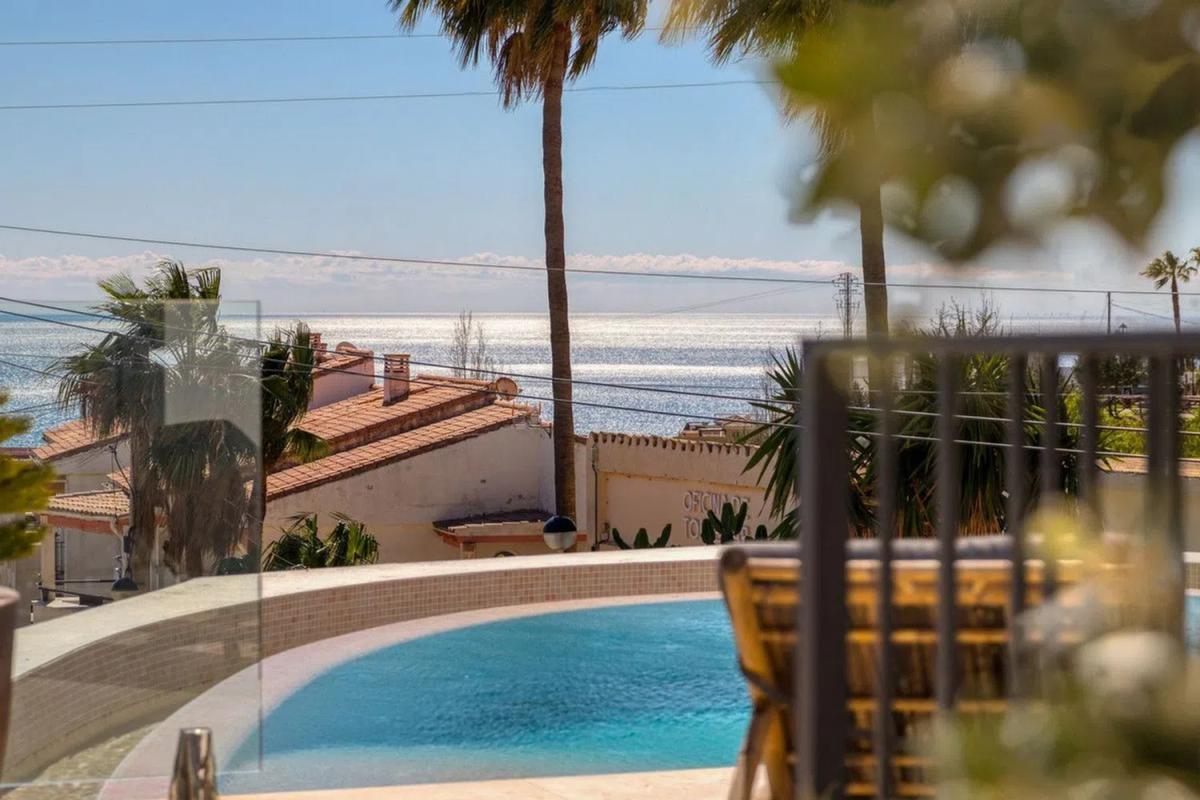 Sprzedaż niezależnego domku jednorodzinnego w Calle berlin, Benalmádena photo 2