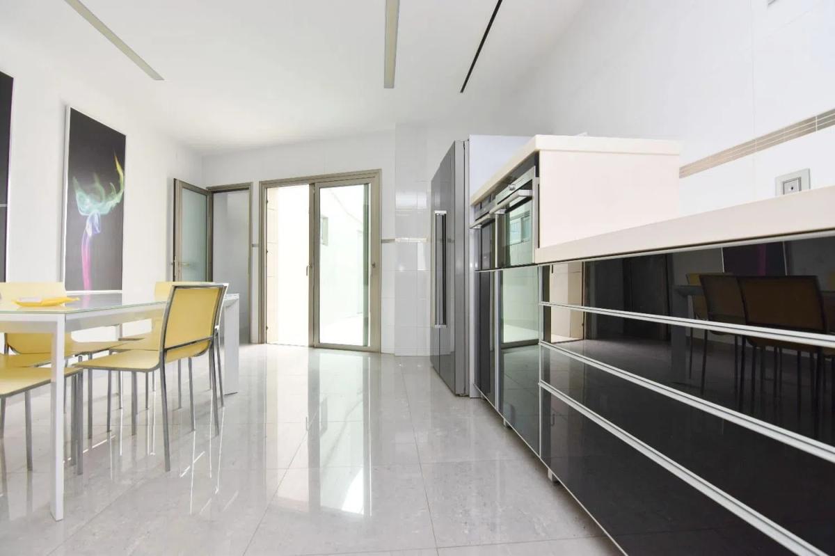 Продажа отдельного шале в Calle Calipso s/n, Бенальмадена photo 3