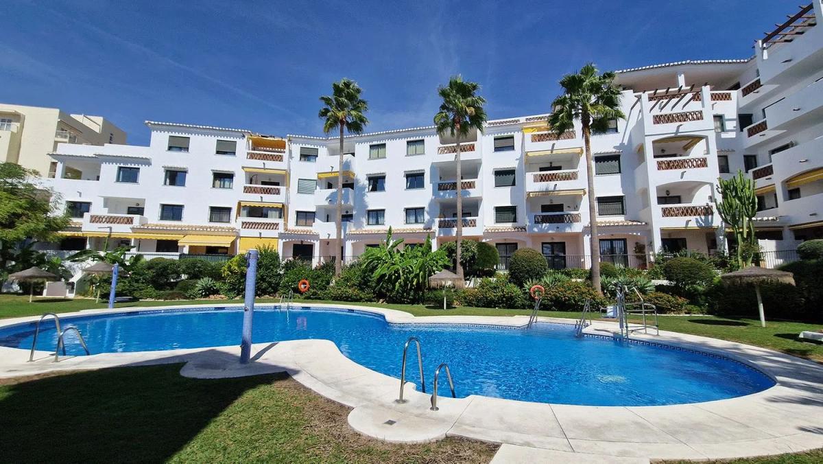 Продажа квартиры на Barrio Zona Centro Comercial Torrequebrada, Бенальмадена
photo 1