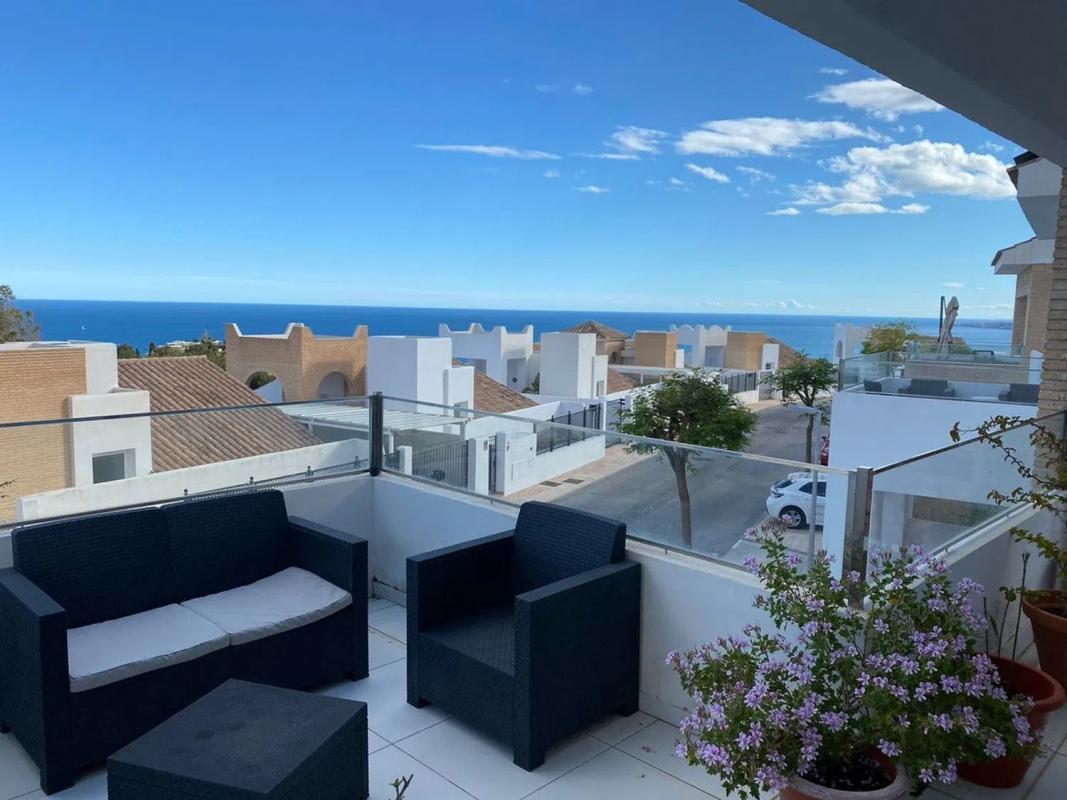 Venta de chalet independiente en Calle Macadamia, Benalmádena
photo 1