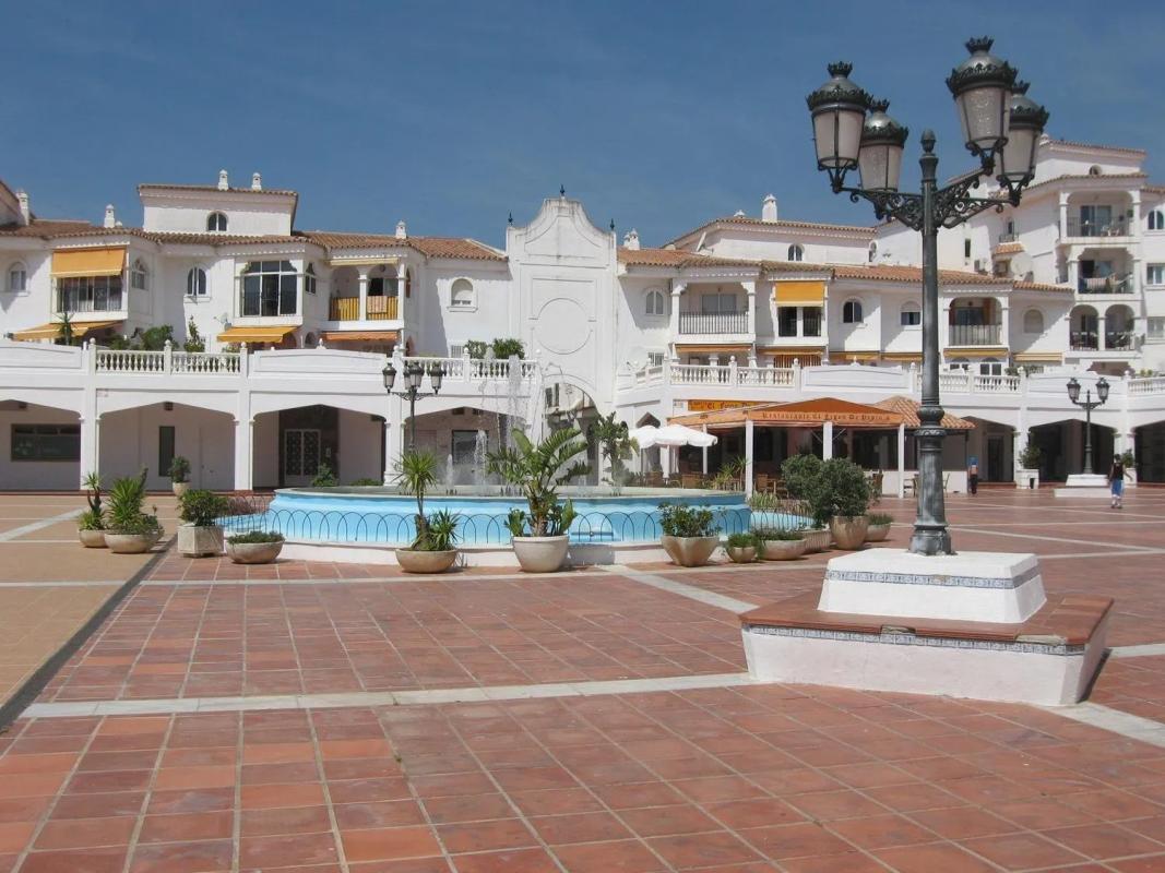 Продажа квартиры на Avenida Ciudad de Melilla, Бенальмадена
photo 1