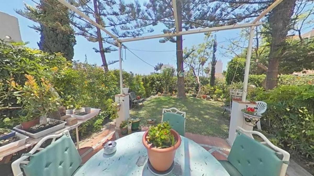 Sale of independent chalet in Calle Noruega, Benalmádena
photo 1