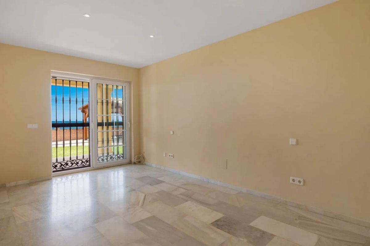 Продажа отдельного шале в  Pasaje Córdoba, Бенальмадена photo 4