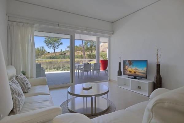 Apartment for sale in  Calle Nogal del Higuerón, Benalmádena photo 2