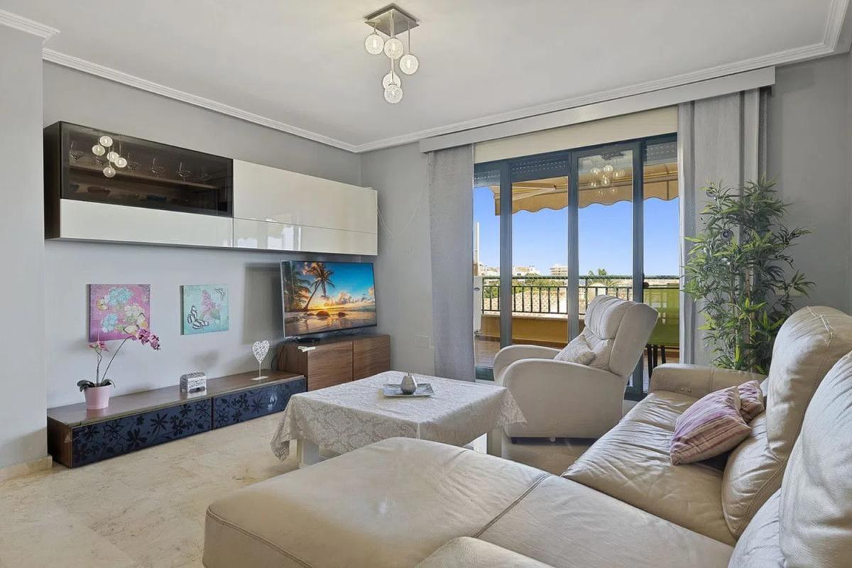 Venta de piso en Calle Ana María Matute, Benalmádena
photo 1