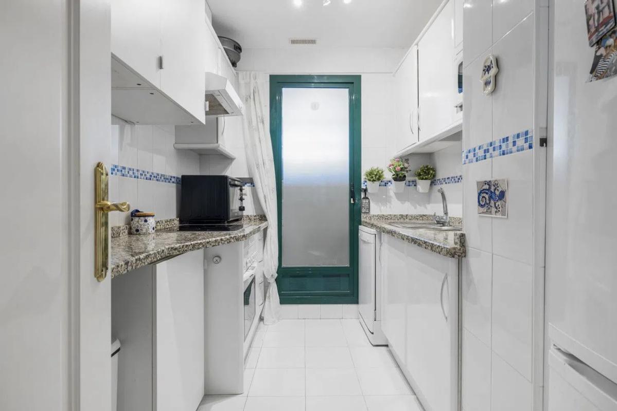 Продажа квартиры на Calle Marie Curie, Бенальмадена
photo 3