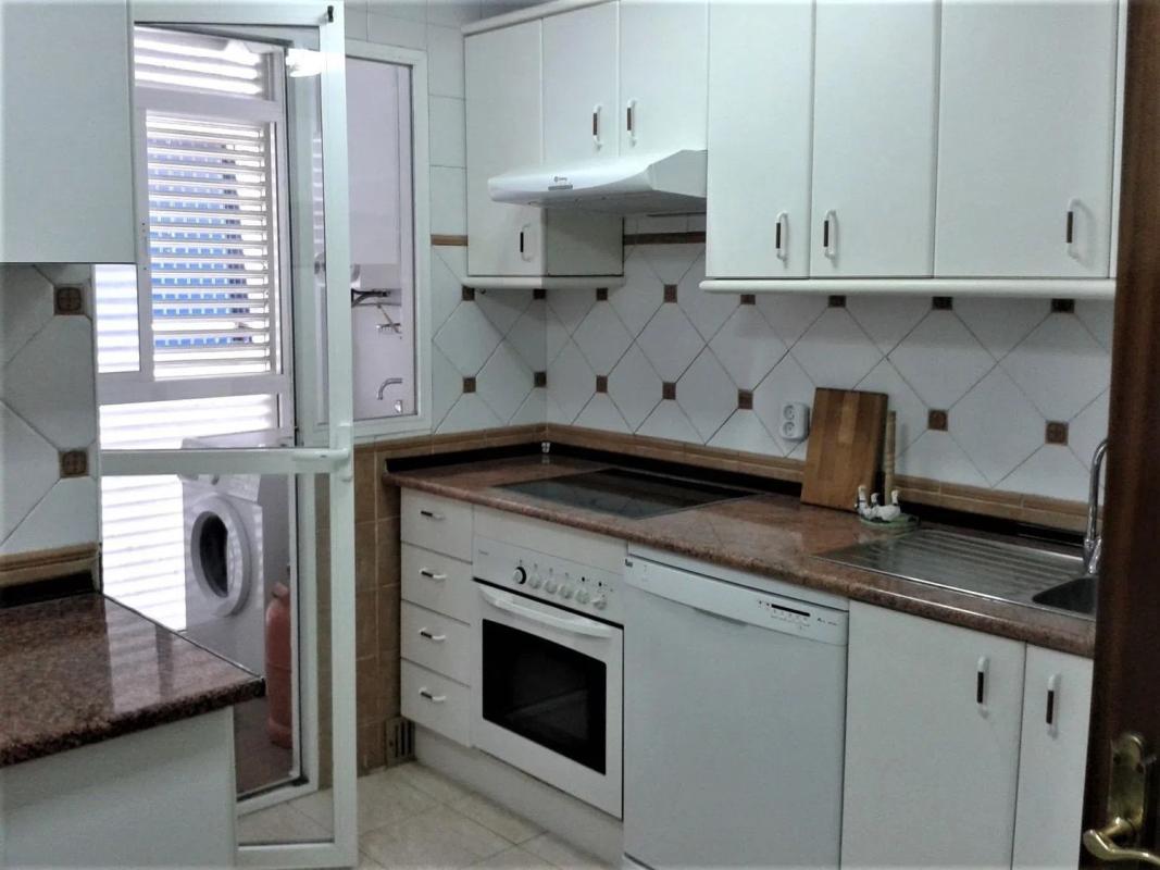 Продажа квартиры на Avenida Salvador Vicente, Бенальмадена
photo 2