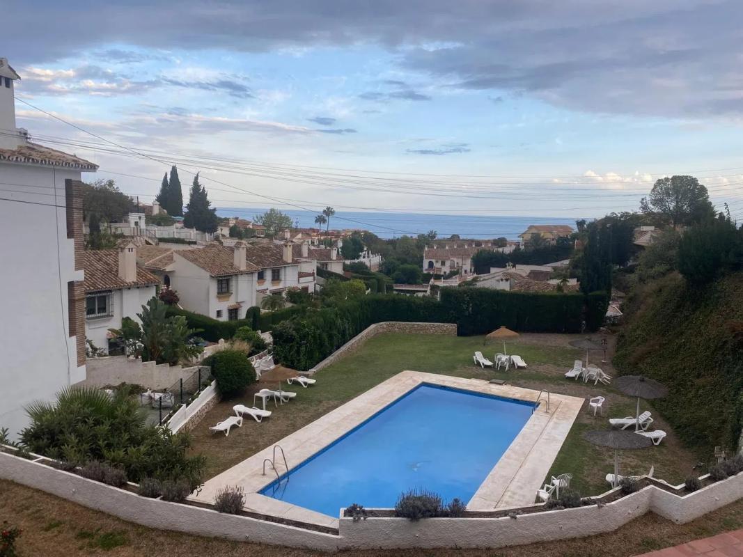 Sale of independent chalet in Calle paris, Benalmádena
photo 1