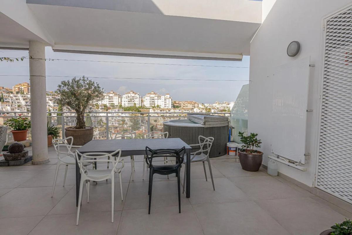 Venta de duplex en Avenida Manuel Mena Palma, Benalmádena photo 3