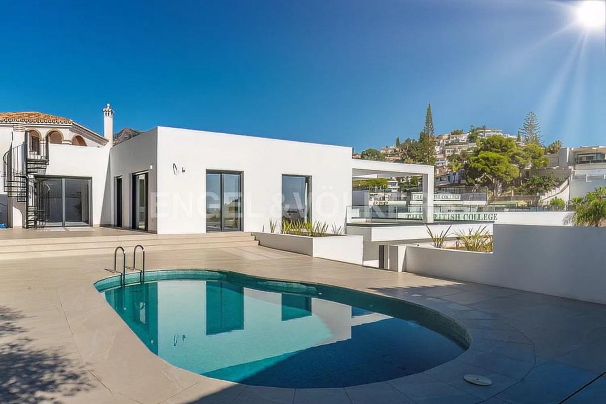 Sale of independent chalet in Torremuelle, Benalmádena
photo 2