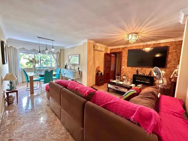 Продажа квартиры в Calle Juan Ramon Jimenez, Бенальмадена photo 1
