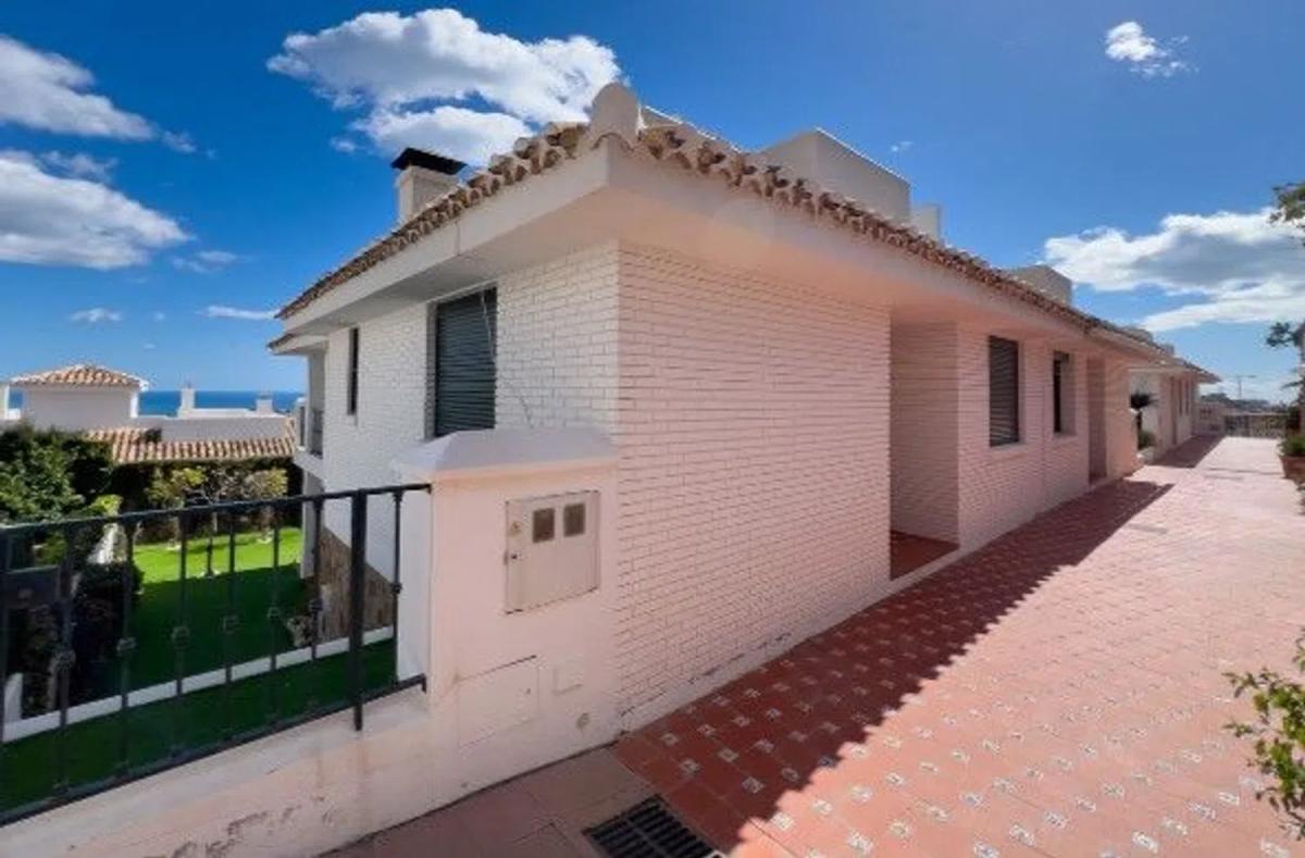 Sprzedaż niezależnego domku jednorodzinnego w  Calle Schubert s/n, Benalmádena photo 2