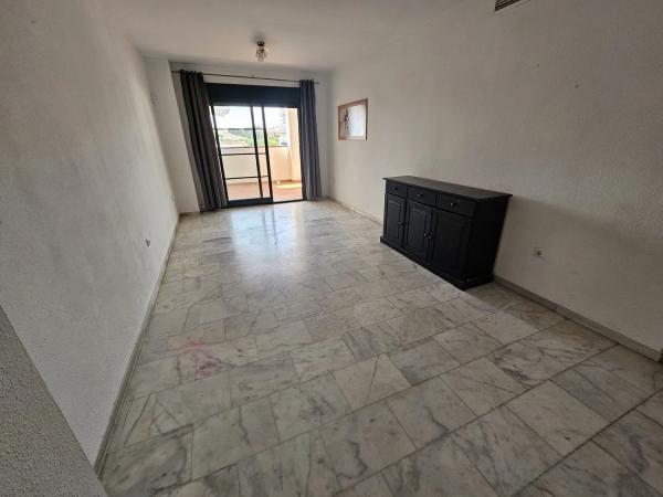 Apartment for sale in  Calle Espiga, Benalmádena photo 3