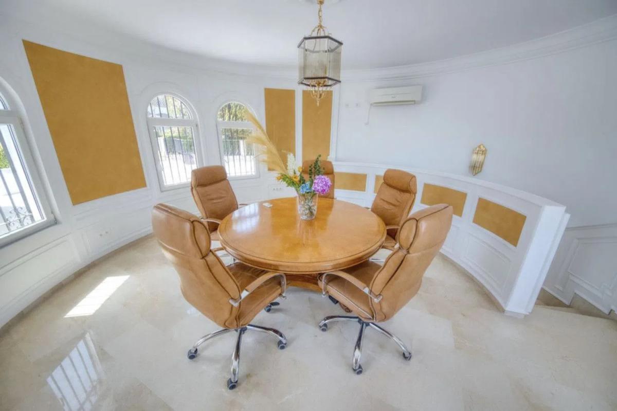 Sale of independent chalet in Avenida del Pacífico, Benalmádena
photo 5