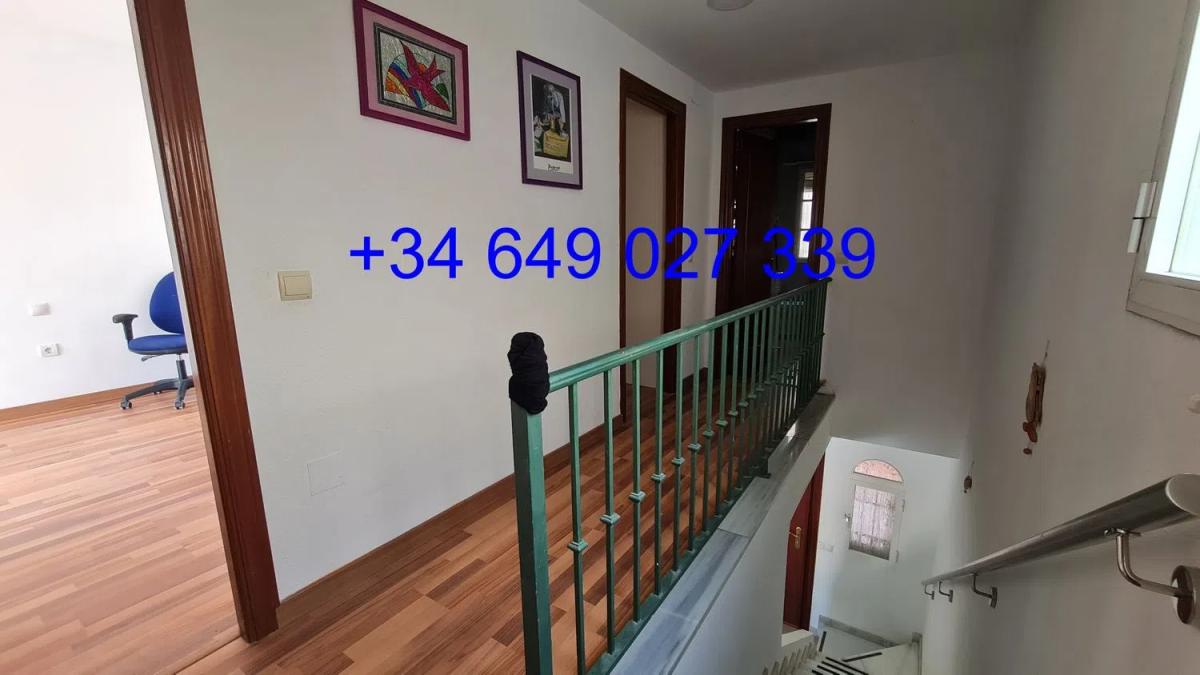 Продажа отдельного шале в  Calle Pablo Neruda, 49, Бенальмадена photo 5