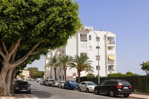 Дуплекс на продажу в Calle Medina Azahara, Бенальмадена photo 1