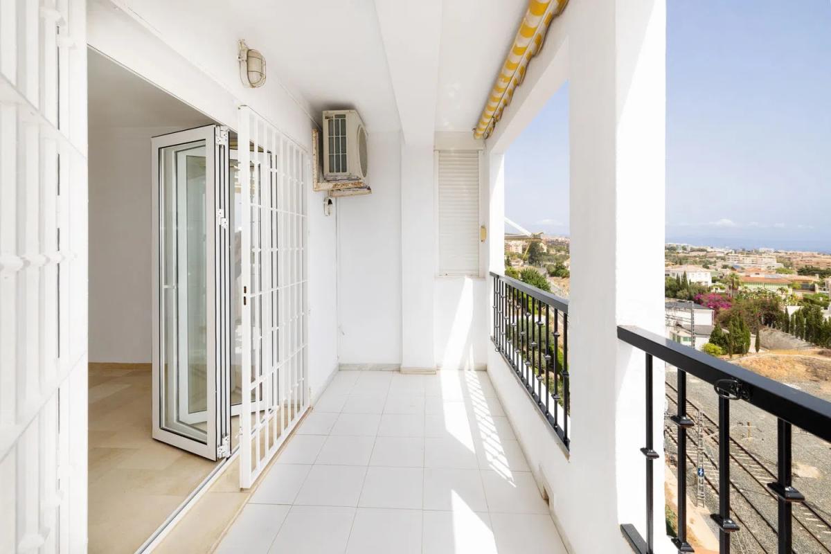 Продажа дуплекса на Calle Medina Azahara, Бенальмадена photo 3