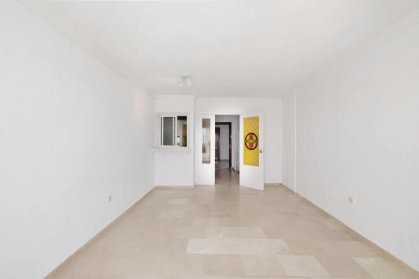 Дуплекс на продажу в Calle Medina Azahara, Бенальмадена photo 4
