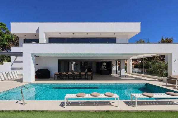 Chalet independiente en venta en  Avenida Avenue de la Fuente de la Rana, 7, Benalmádena photo 1