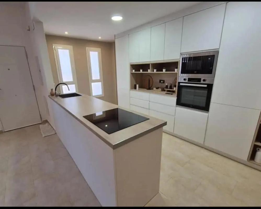 Venta de piso en Calle Velarde, Benalmádena
 photo 3