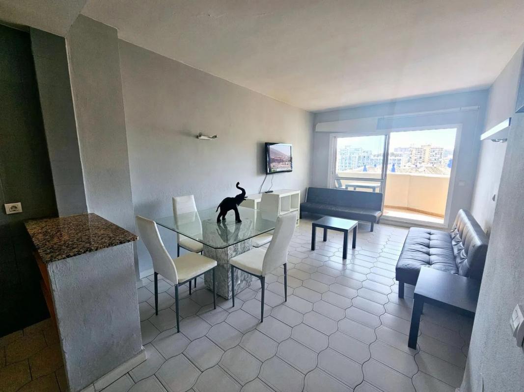 Продажа квартиры на Avenida de Rafael Alcaide, 3, Бенальмадена
photo 5