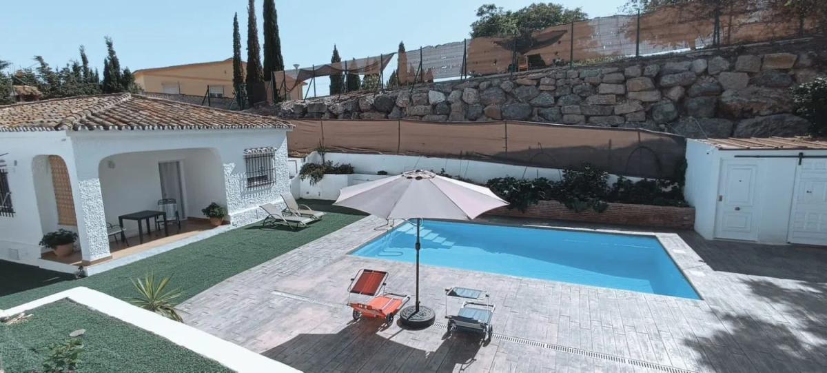 Sale of independent chalet in Calle Adelfa del Sauce, 225, Benalmádena
photo 4