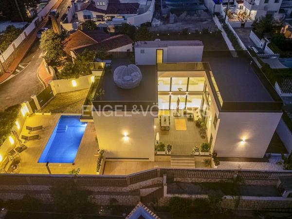 Chalet independiente en venta en  Solymar - Puerto Marina, Benalmádena photo 1