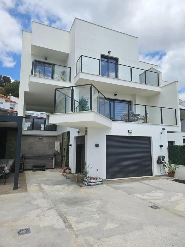 Venta de chalet independiente en Calle Firmamento, Benalmádena
photo 2