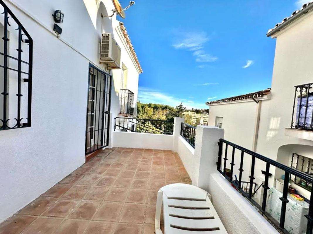 Sale of independent chalet in Calle Almuñécar, 70, Benalmádena
photo 3