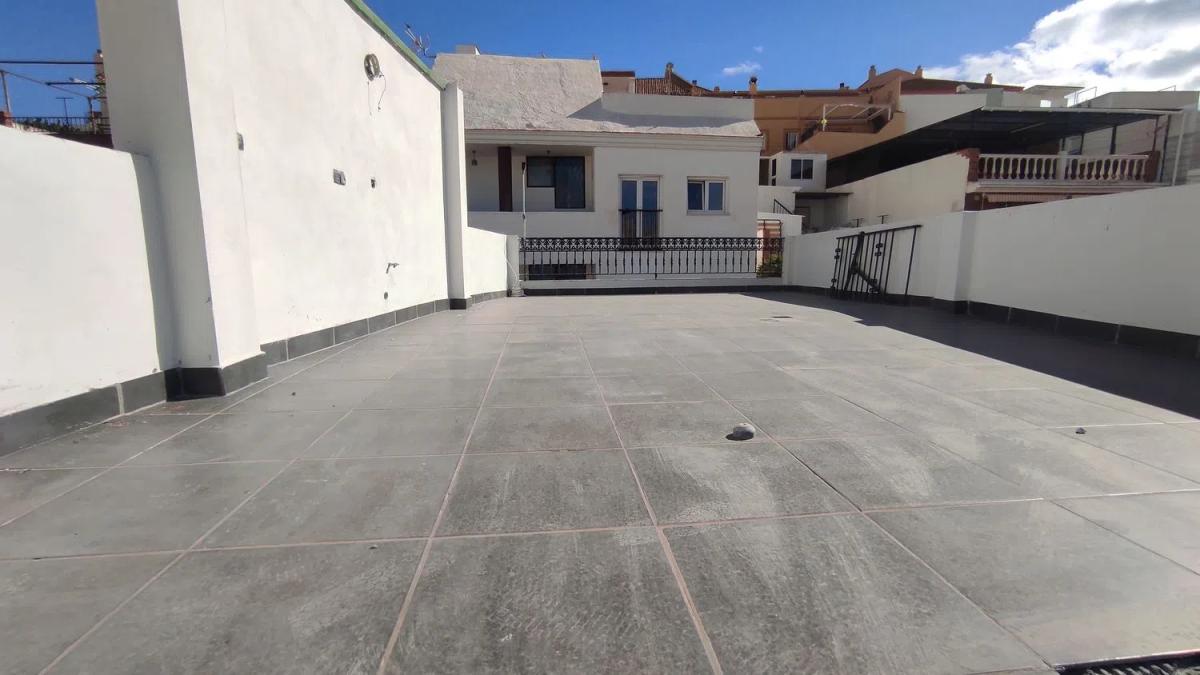 Продажа отдельного шале в Calle Velarde, Бенальмадена photo 2