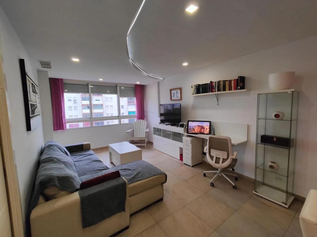 Продажа квартиры на Calle Obispo Herrera Oria, Бенальмадена
photo 1