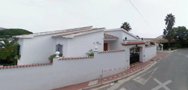Wolnostojąca willa na sprzedaż w Avenida Juan Luis Peralta, Benalmádena photo 1