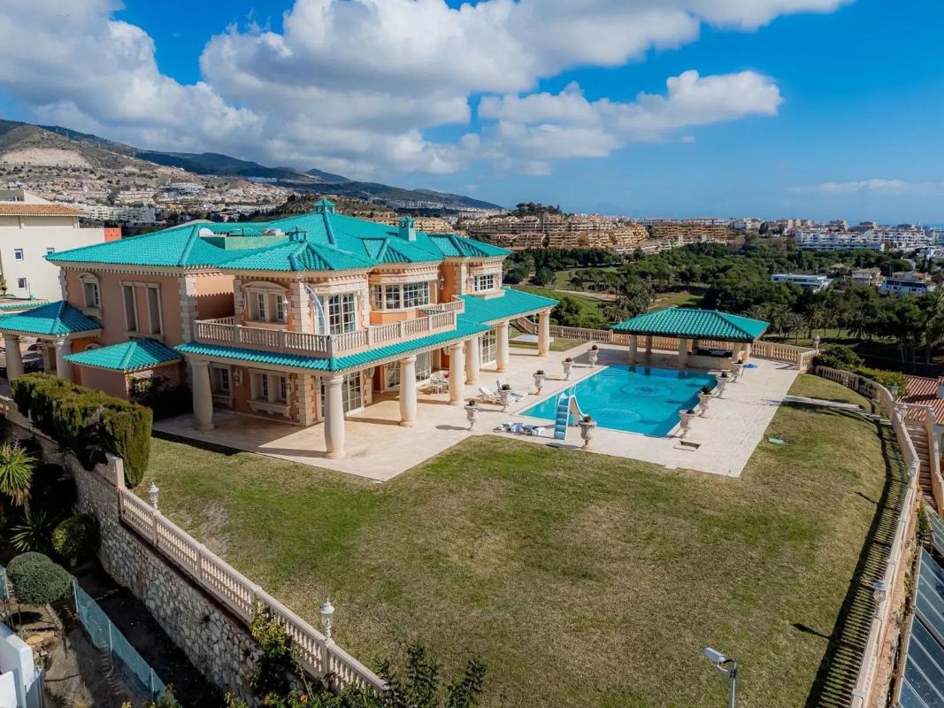 Sale of independent chalet in El Higuerón - Capellanía, Benalmádena
photo 2