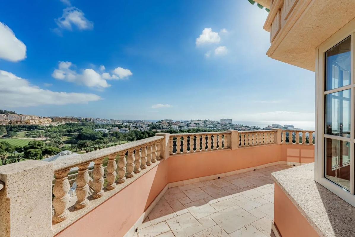 Sale of independent chalet in El Higuerón - Capellanía, Benalmádena
photo 3