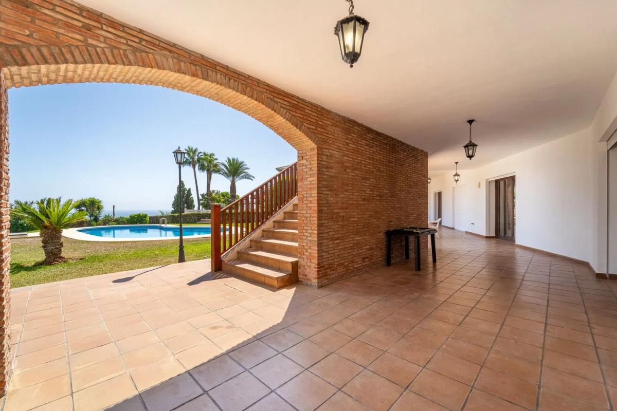 Sprzedaż niezależnego domku jednorodzinnego w  Calle Vitoria, Benalmádena photo 3