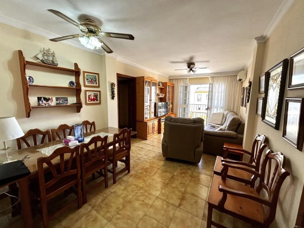 Venta de piso en Avenida Antonio Machado, Benalmádena
 photo 2