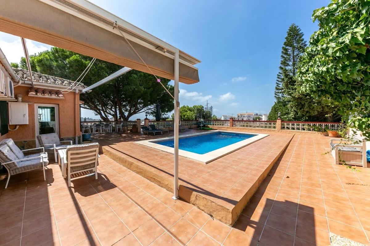 Venta de chalet independiente en Calle Cantueso, 13, Benalmádena
photo 3