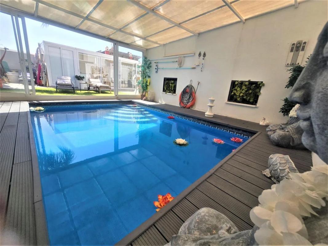 Venta de chalet independiente en Calle Plumaria, Benalmádena
photo 1