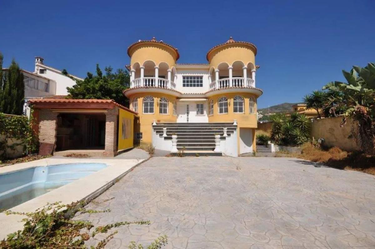 Sale of independent chalet in Calle Febrero, Benalmádena
 photo 2