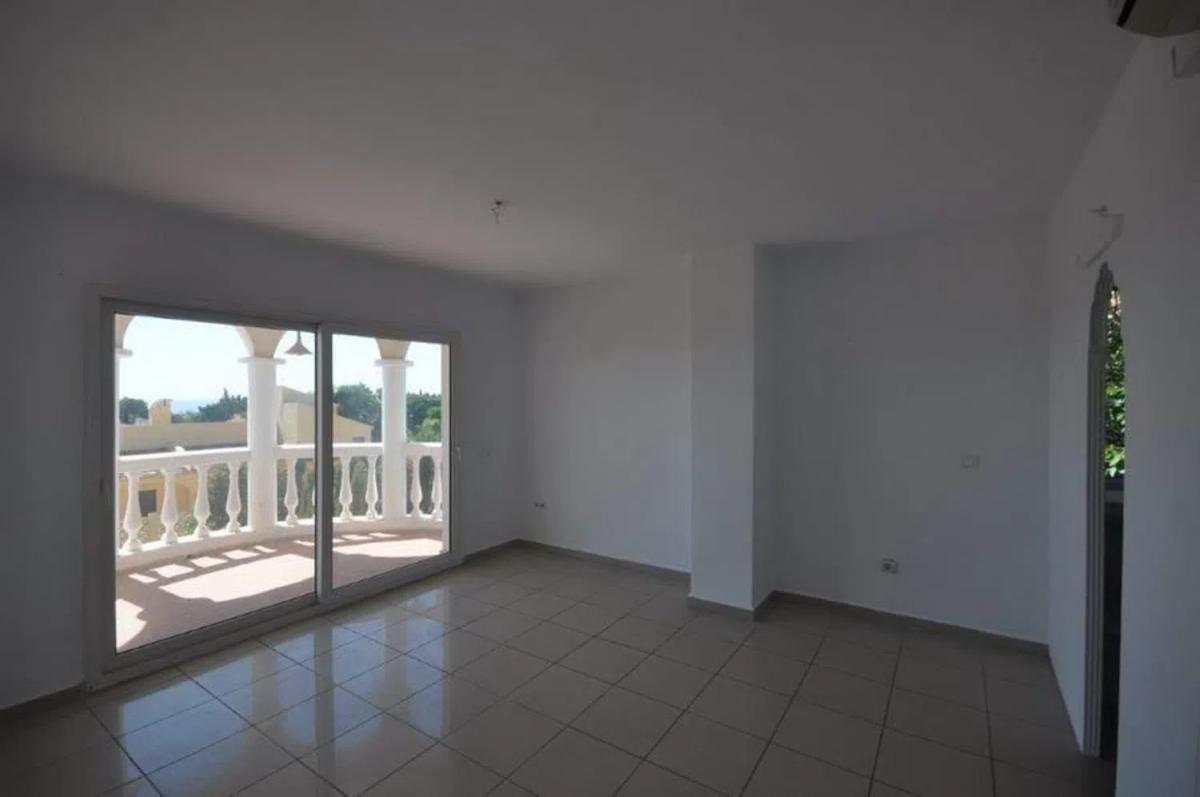 Sale of independent chalet in Calle Febrero, Benalmádena
 photo 4