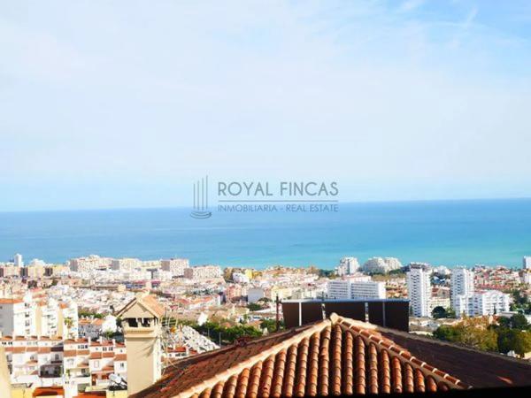Chalet independiente en venta en  Avenida del Caribe, 55, Benalmádena photo 1