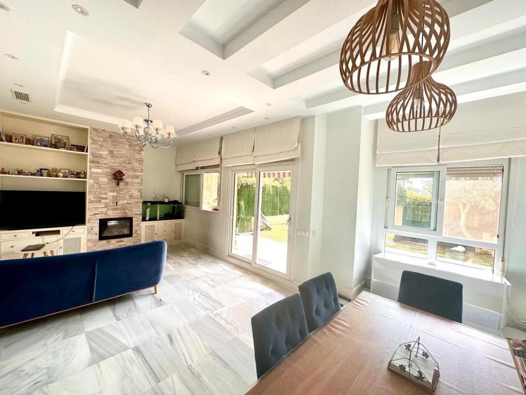 Продажа отдельного шале в Calle El Coloso s/n, Бенальмадена photo 3
