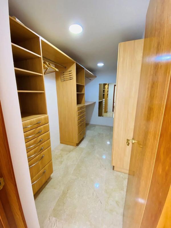 Sale of independent chalet in Avenida del Pacífico, Benalmádena
photo 3