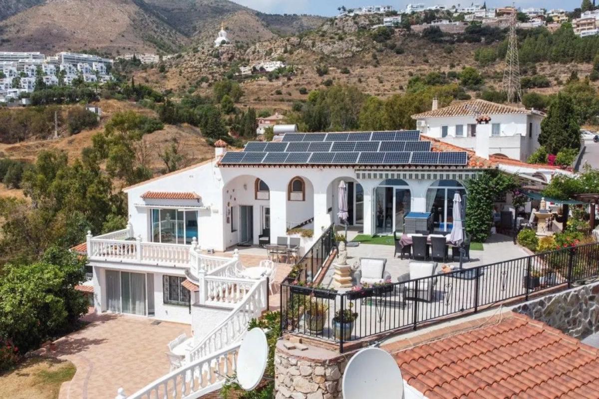 Venta de chalet independiente en Barrio Rancho Domingo - La Hacienda, Benalmádena
photo 2
