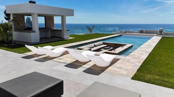 Chalet independiente en venta en  Camino Real de Fuengirola, Benalmádena photo 1