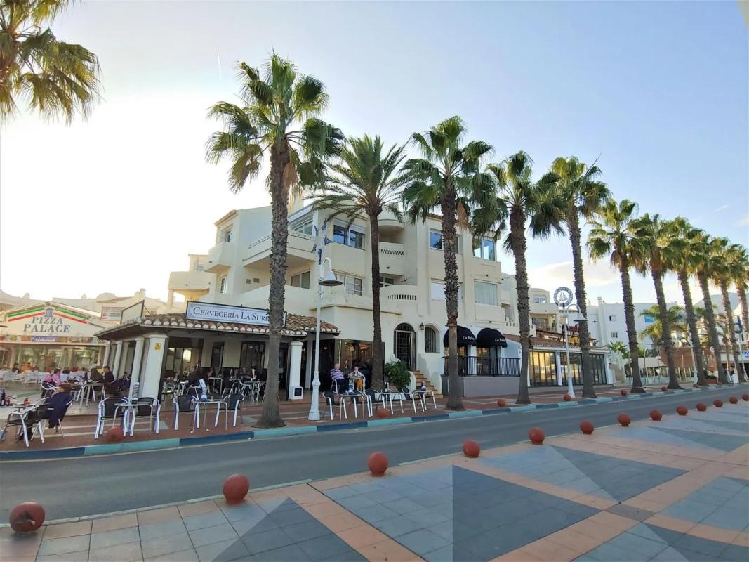 Sale of apartment in Calle La Fragata, Benalmádena
photo 1