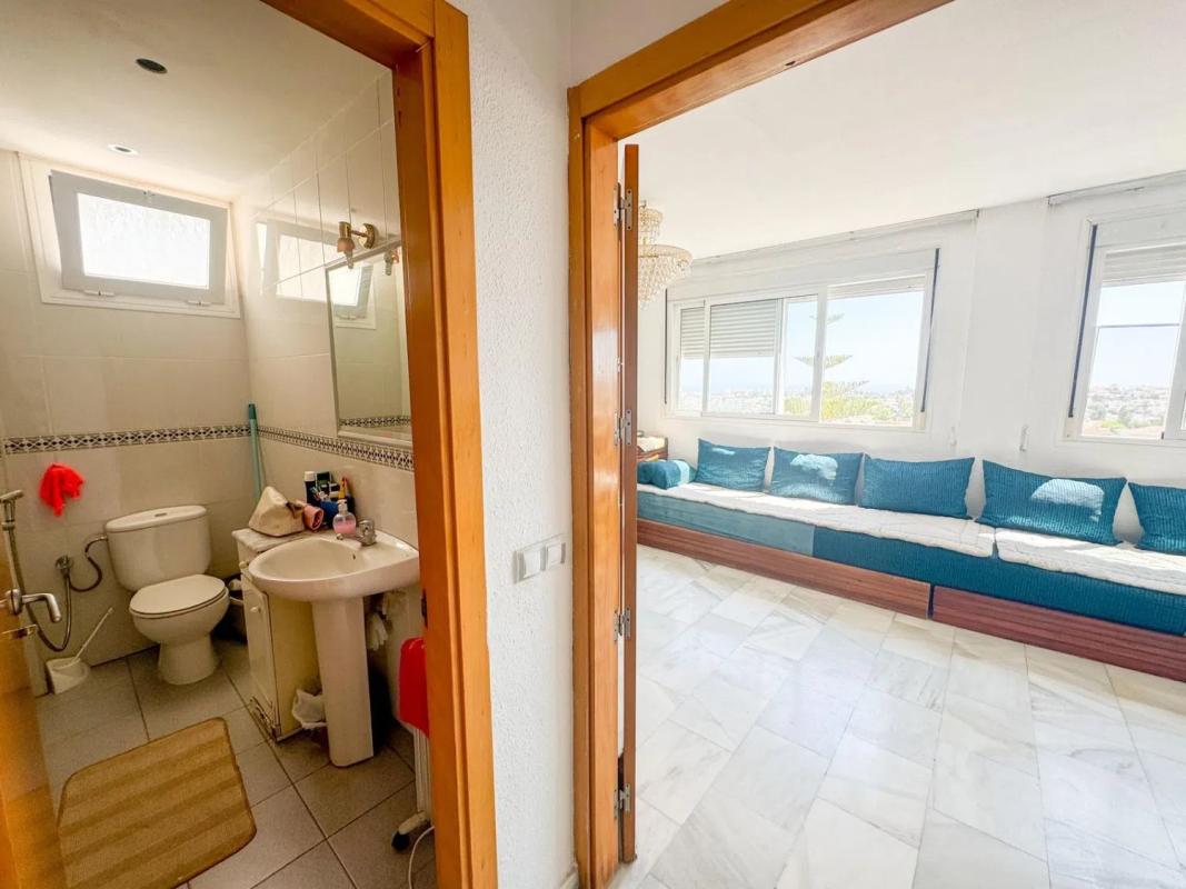 Продажа отдельного шале в  Calle Topacio, Бенальмадена photo 4